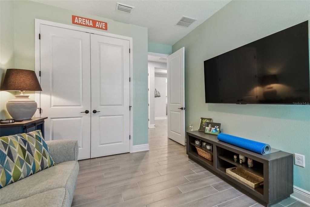 For Sale: $837,700 (3 beds, 2 baths, 2333 Square Feet)