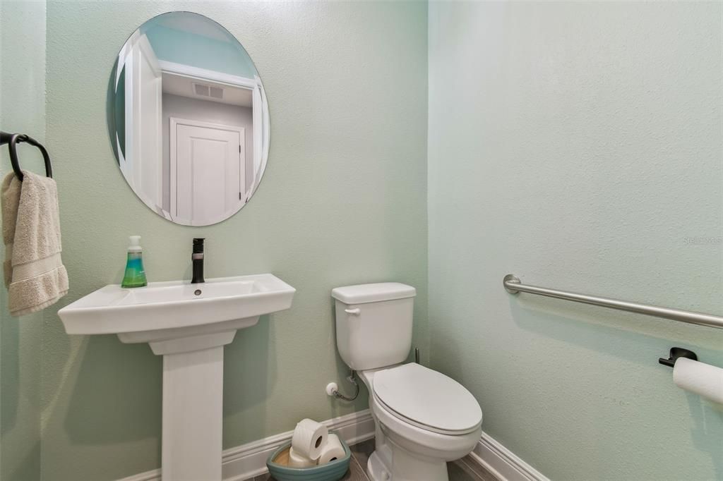 For Sale: $837,700 (3 beds, 2 baths, 2333 Square Feet)