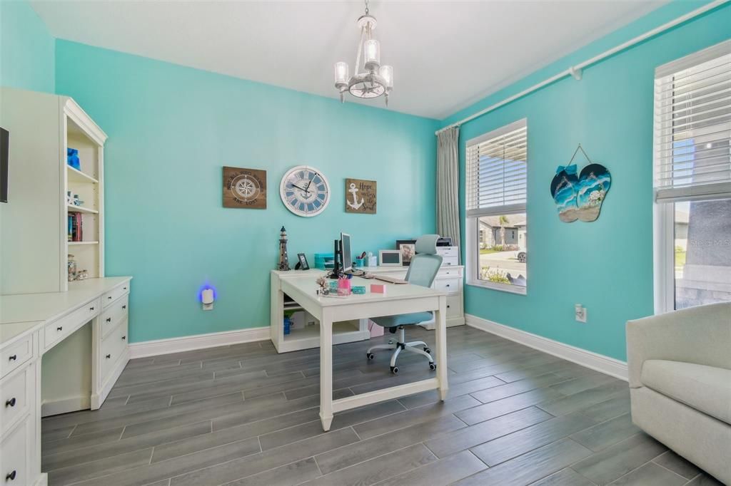 For Sale: $837,700 (3 beds, 2 baths, 2333 Square Feet)