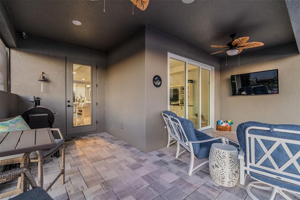 For Sale: $837,700 (3 beds, 2 baths, 2333 Square Feet)