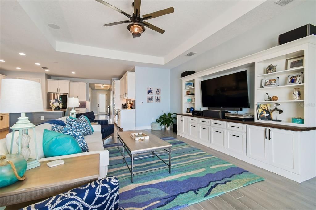 For Sale: $837,700 (3 beds, 2 baths, 2333 Square Feet)