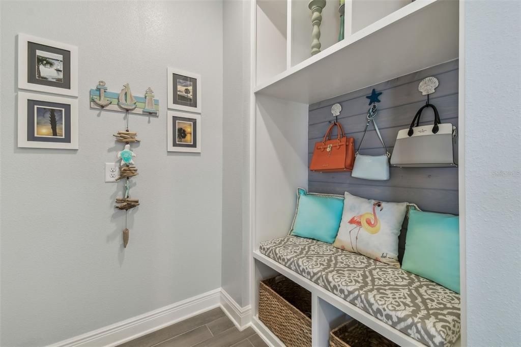 For Sale: $837,700 (3 beds, 2 baths, 2333 Square Feet)