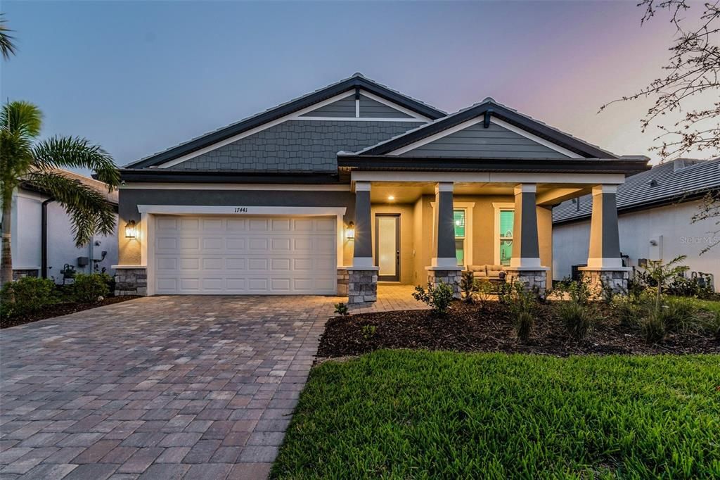 For Sale: $837,700 (3 beds, 2 baths, 2333 Square Feet)