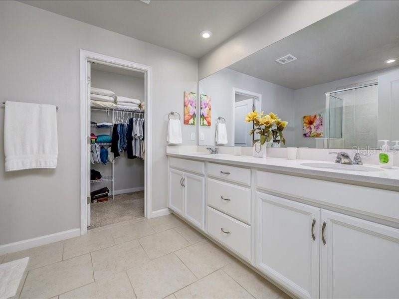 For Sale: $379,000 (3 beds, 2 baths, 1667 Square Feet)