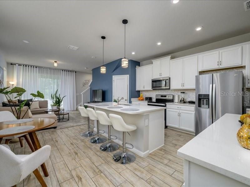 For Sale: $379,000 (3 beds, 2 baths, 1667 Square Feet)