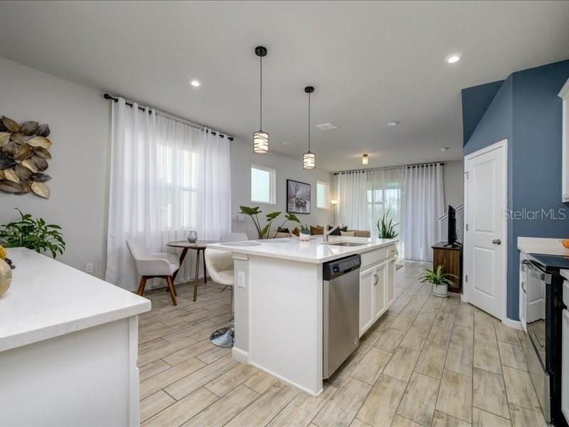 For Sale: $379,000 (3 beds, 2 baths, 1667 Square Feet)