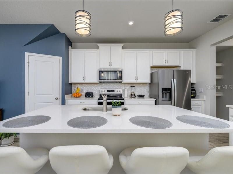 For Sale: $379,000 (3 beds, 2 baths, 1667 Square Feet)