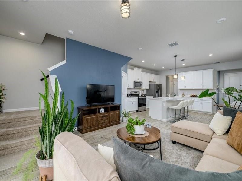 For Sale: $379,000 (3 beds, 2 baths, 1667 Square Feet)
