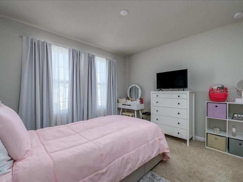 For Sale: $379,000 (3 beds, 2 baths, 1667 Square Feet)