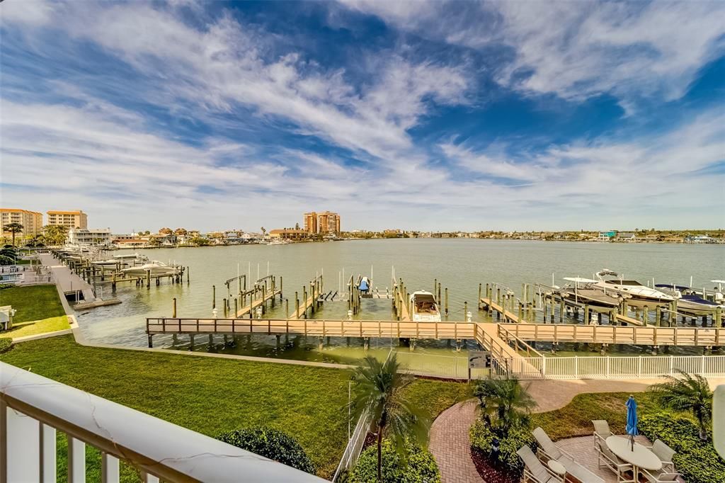 出租: $5,995 (3 贝兹, 3 浴室, 3020 平方英尺)