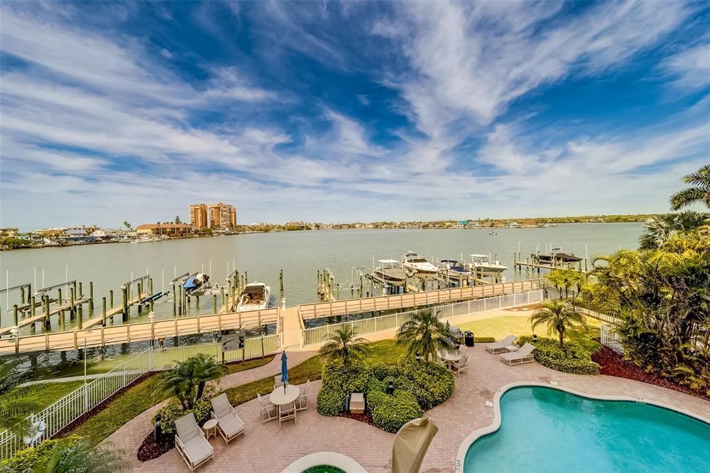 出租: $5,995 (3 贝兹, 3 浴室, 3020 平方英尺)