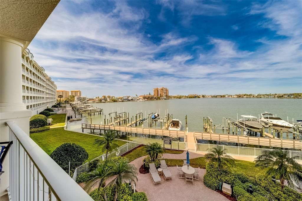 出租: $5,995 (3 贝兹, 3 浴室, 3020 平方英尺)