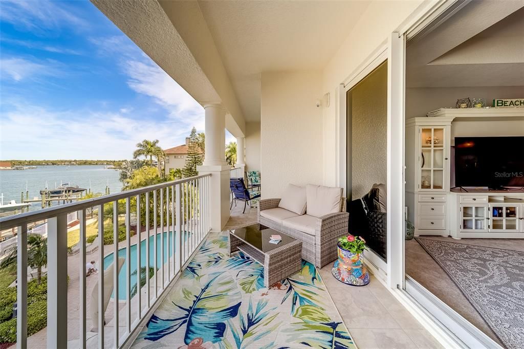 出租: $5,995 (3 贝兹, 3 浴室, 3020 平方英尺)