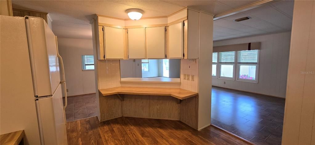 На продажу: $147,900 (2 спален, 2 ванн, 1296 Квадратных фут)