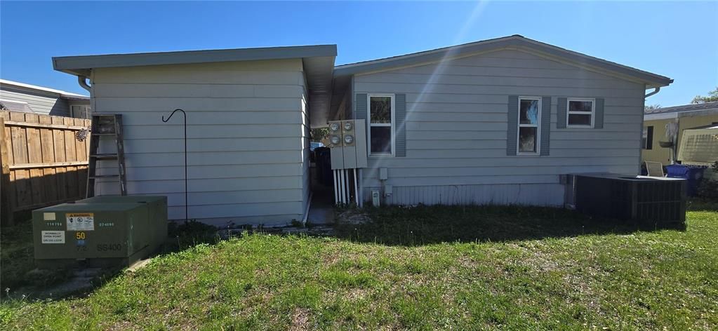 На продажу: $147,900 (2 спален, 2 ванн, 1296 Квадратных фут)