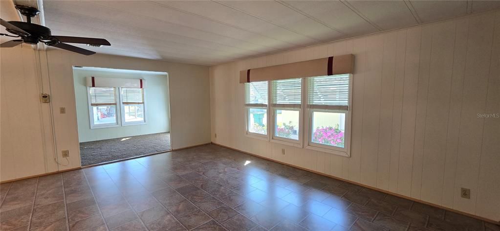 На продажу: $147,900 (2 спален, 2 ванн, 1296 Квадратных фут)