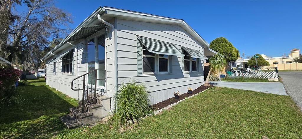 На продажу: $147,900 (2 спален, 2 ванн, 1296 Квадратных фут)