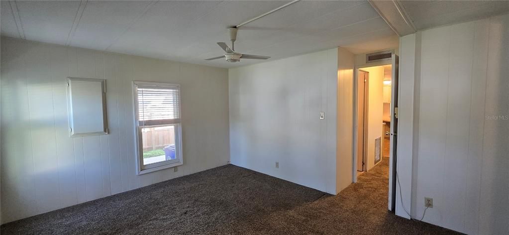 На продажу: $147,900 (2 спален, 2 ванн, 1296 Квадратных фут)