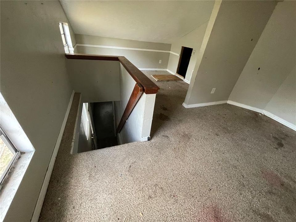 Под контрактом: $290,000 (4 спален, 2 ванн, 2361 Квадратных фут)