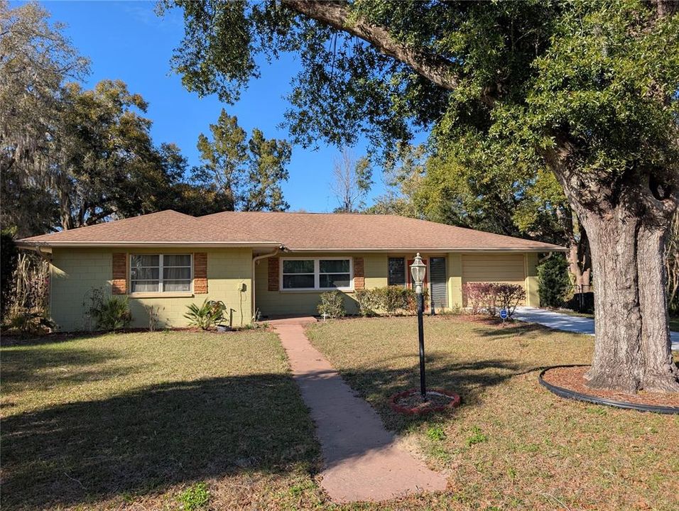 Vendido Recientemente: $240,000 (3 camas, 1 baños, 1438 Pies cuadrados)