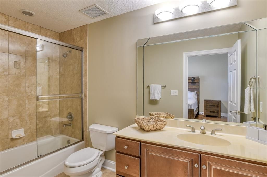 待售: $990,000 (3 贝兹, 3 浴室, 2416 平方英尺)