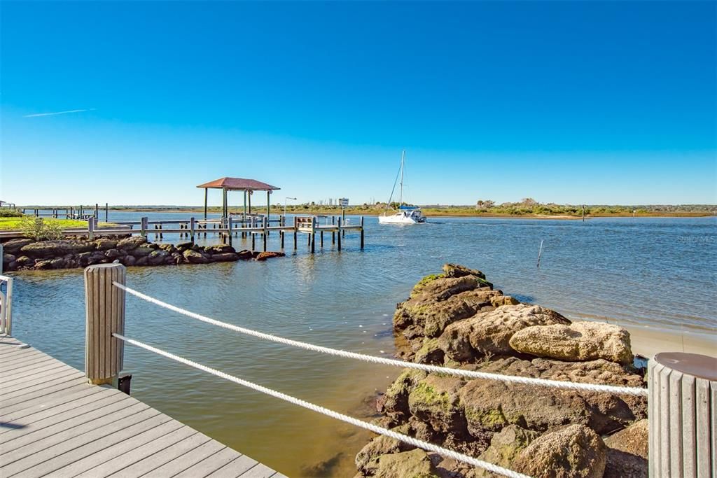 待售: $990,000 (3 贝兹, 3 浴室, 2416 平方英尺)