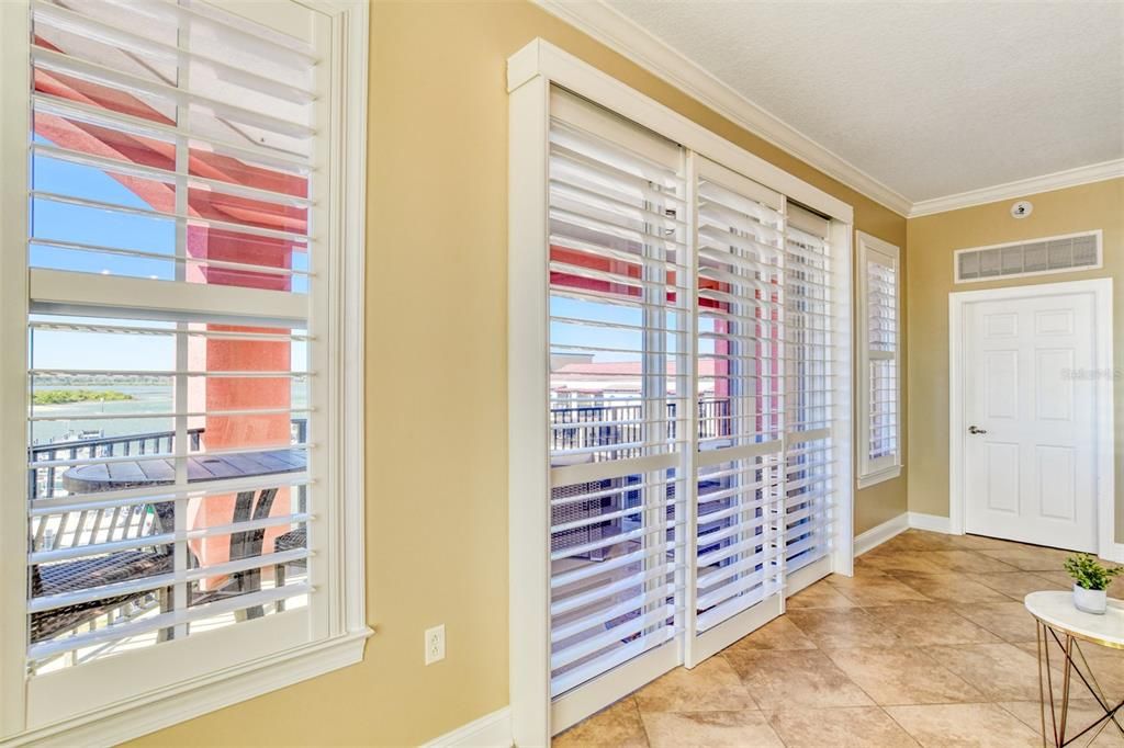 待售: $990,000 (3 贝兹, 3 浴室, 2416 平方英尺)