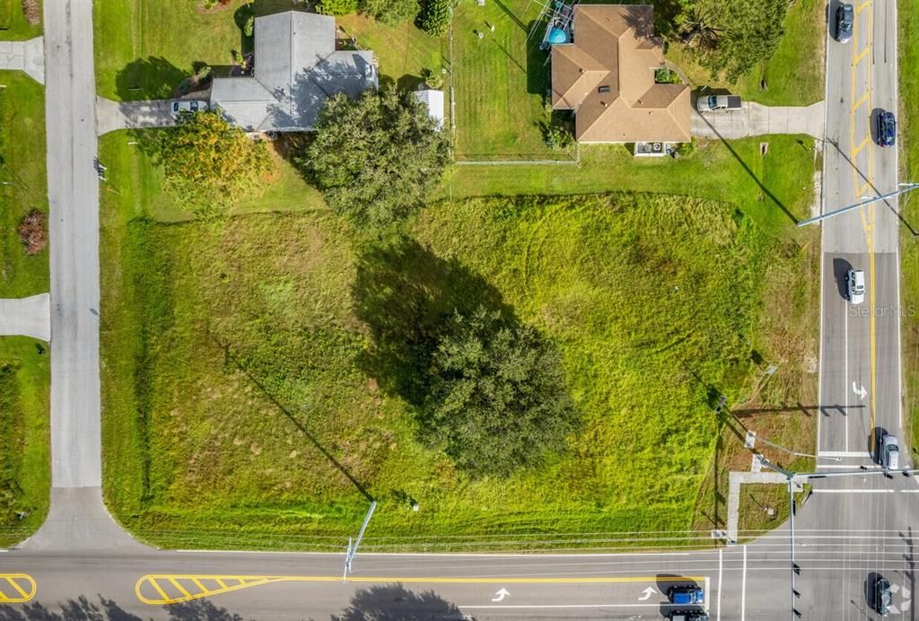 待售: $1,500,000 (0.86 acres)
