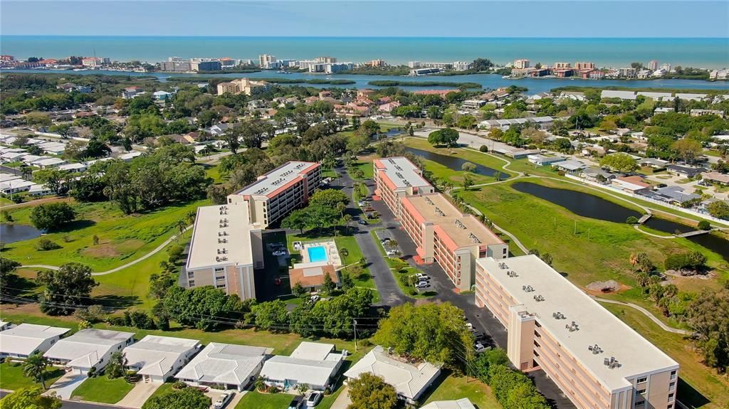 Под контрактом: $229,000 (2 спален, 2 ванн, 1200 Квадратных фут)