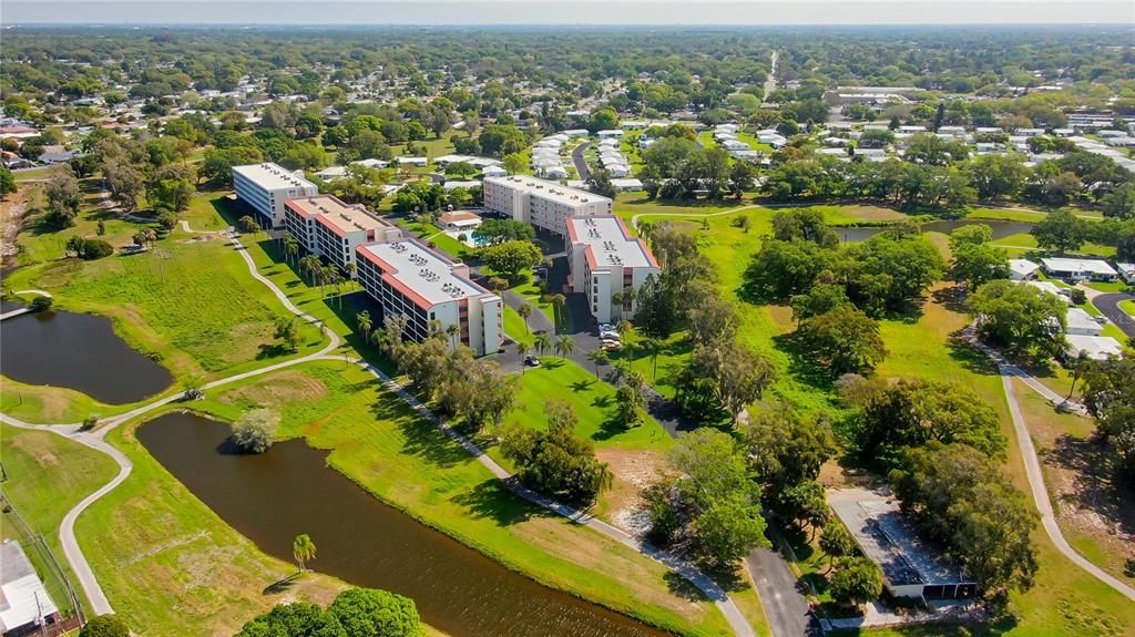 Под контрактом: $229,000 (2 спален, 2 ванн, 1200 Квадратных фут)