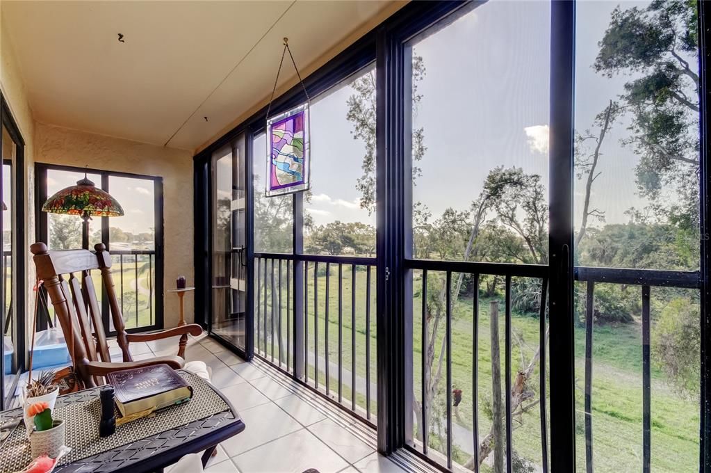 Под контрактом: $229,000 (2 спален, 2 ванн, 1200 Квадратных фут)