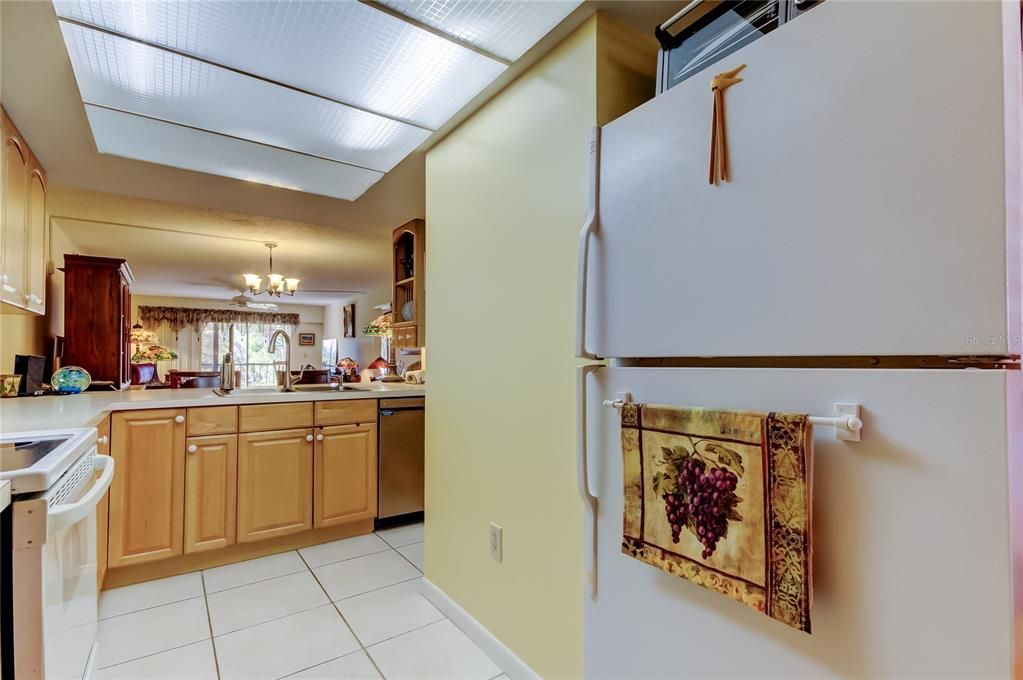 Под контрактом: $229,000 (2 спален, 2 ванн, 1200 Квадратных фут)