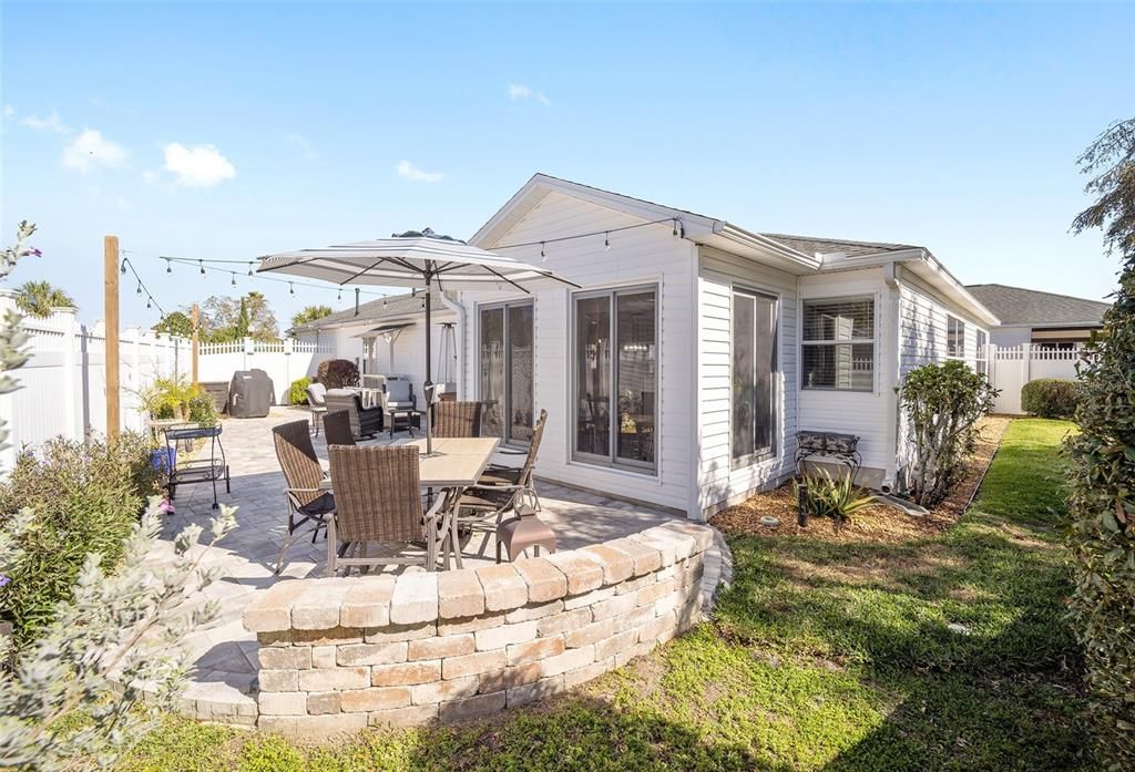 Active With Contract: $399,900 (4 beds, 2 baths, 1800 Square Feet)