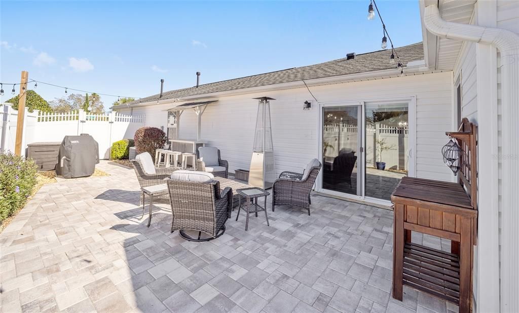 Active With Contract: $399,900 (4 beds, 2 baths, 1800 Square Feet)