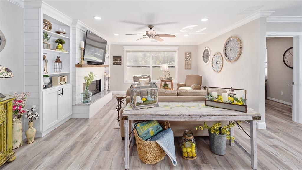 Active With Contract: $399,900 (4 beds, 2 baths, 1800 Square Feet)