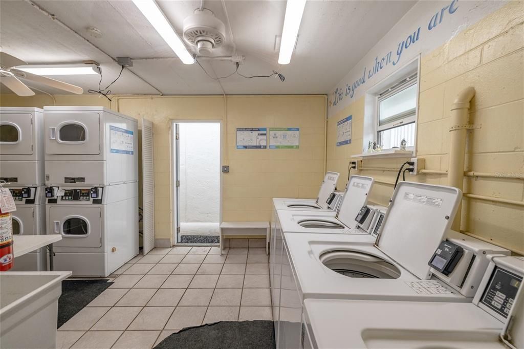 Activo con contrato: $596,000 (2 camas, 2 baños, 1010 Pies cuadrados)