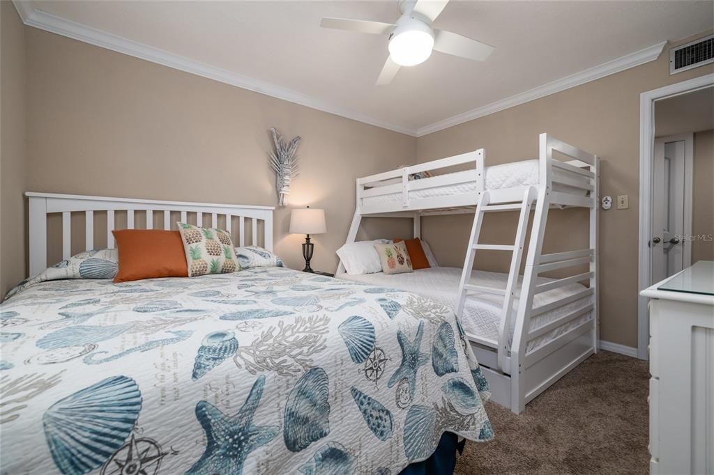 Activo con contrato: $596,000 (2 camas, 2 baños, 1010 Pies cuadrados)