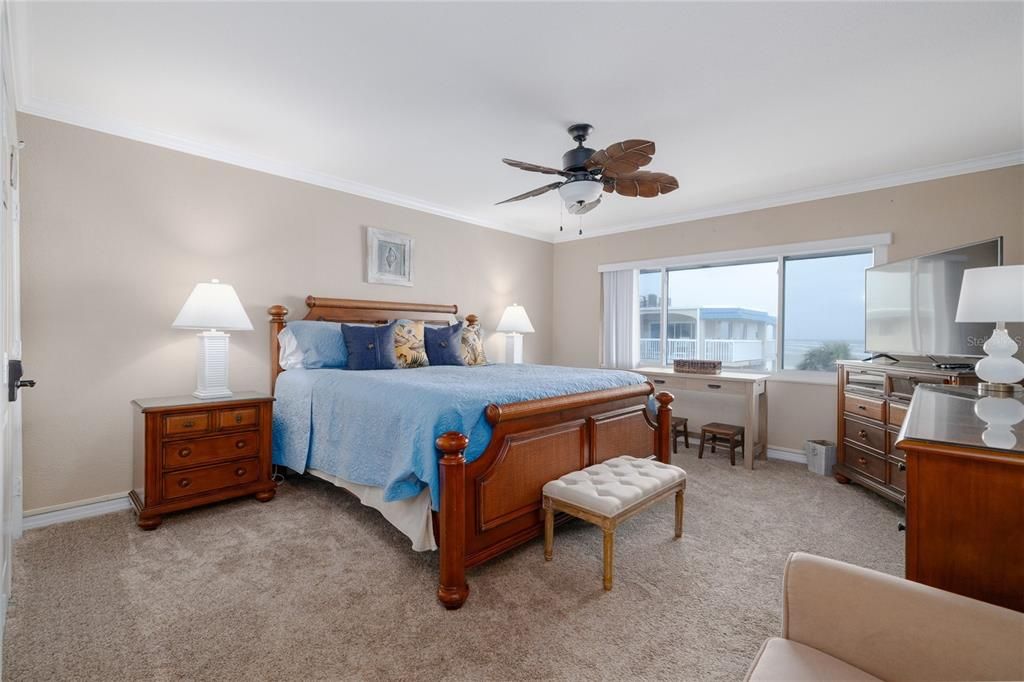 Activo con contrato: $596,000 (2 camas, 2 baños, 1010 Pies cuadrados)