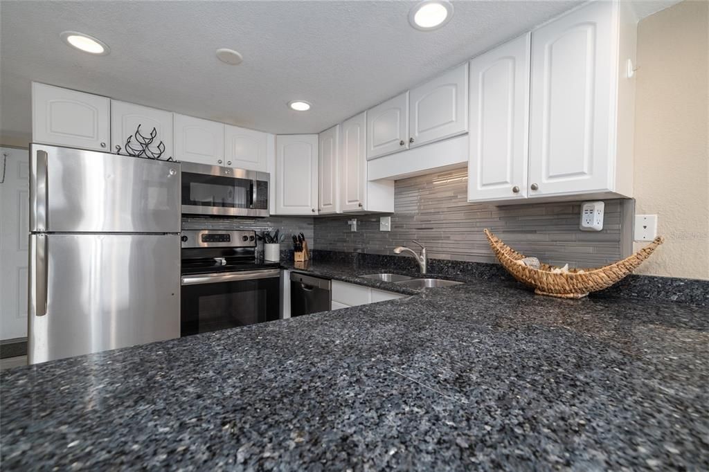 Activo con contrato: $596,000 (2 camas, 2 baños, 1010 Pies cuadrados)