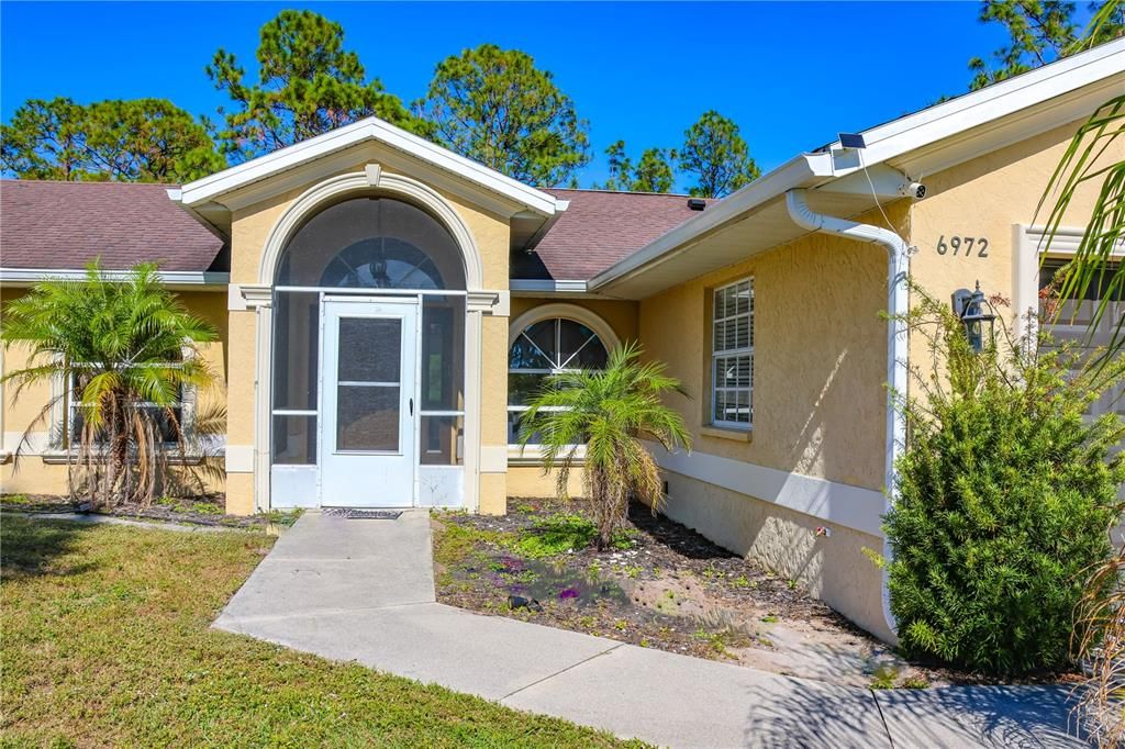 Active With Contract: $2,450 (3 beds, 2 baths, 1492 Square Feet)