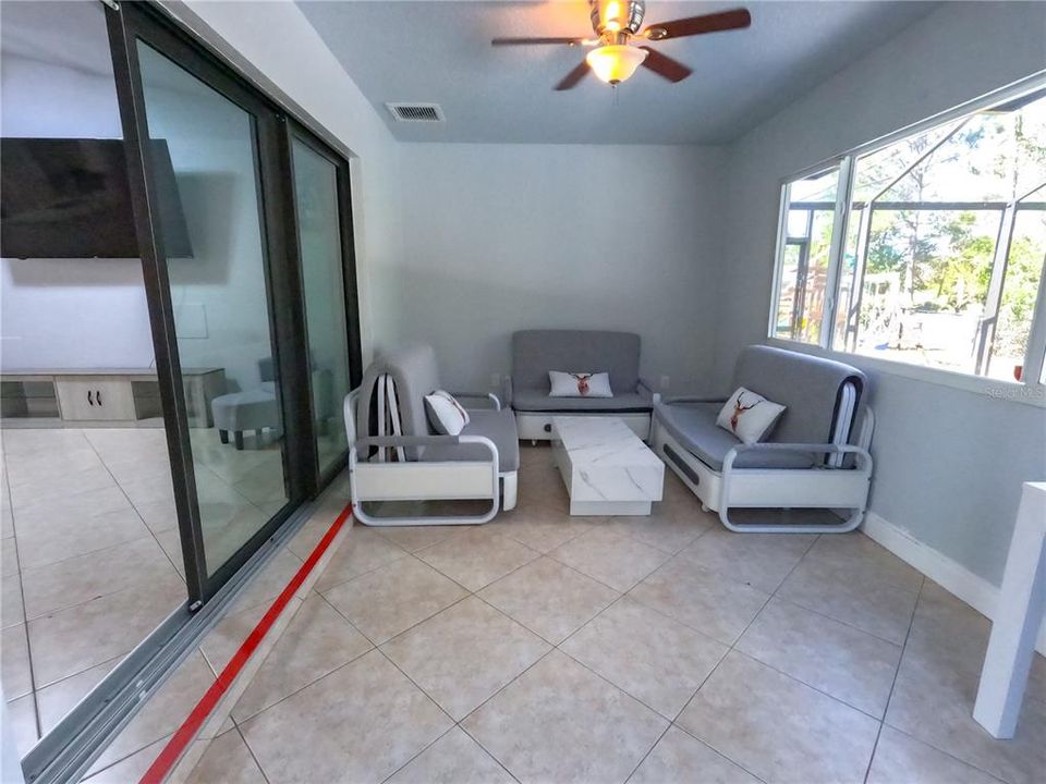 Active With Contract: $2,450 (3 beds, 2 baths, 1492 Square Feet)