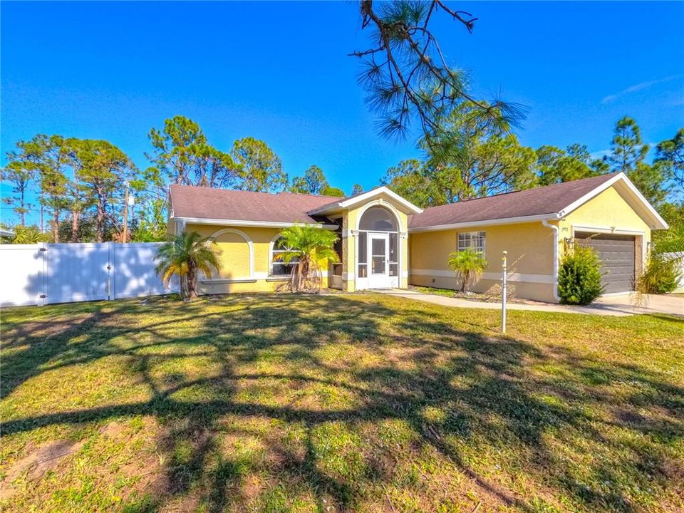 Active With Contract: $2,450 (3 beds, 2 baths, 1492 Square Feet)