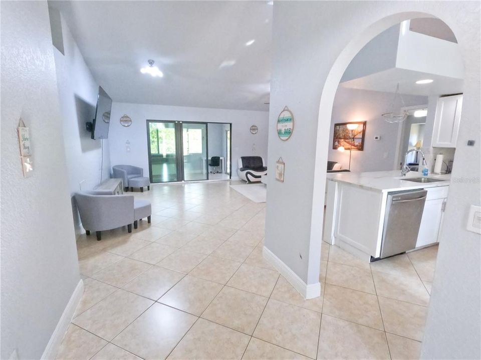 Active With Contract: $2,450 (3 beds, 2 baths, 1492 Square Feet)