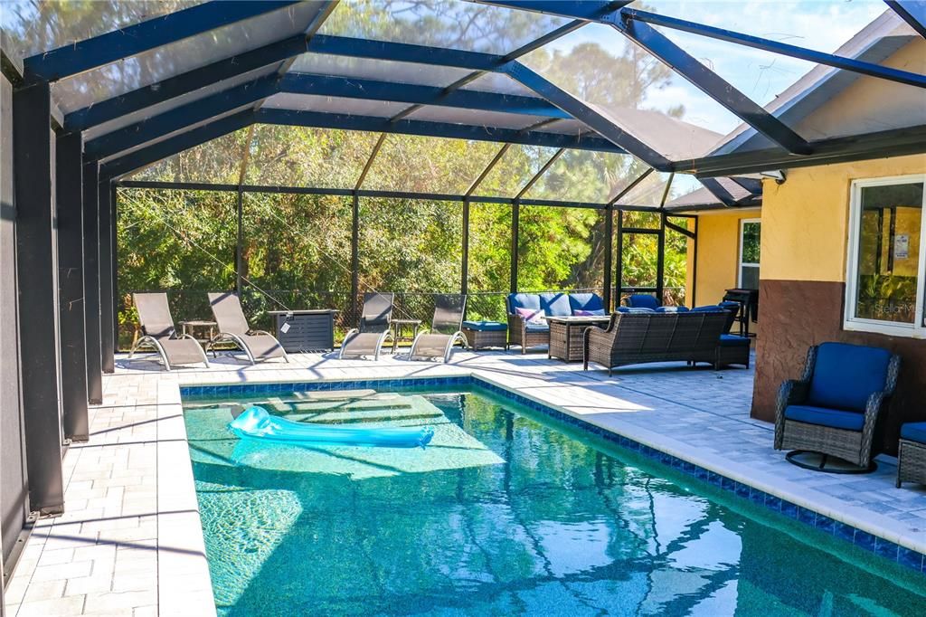 Active With Contract: $2,450 (3 beds, 2 baths, 1492 Square Feet)