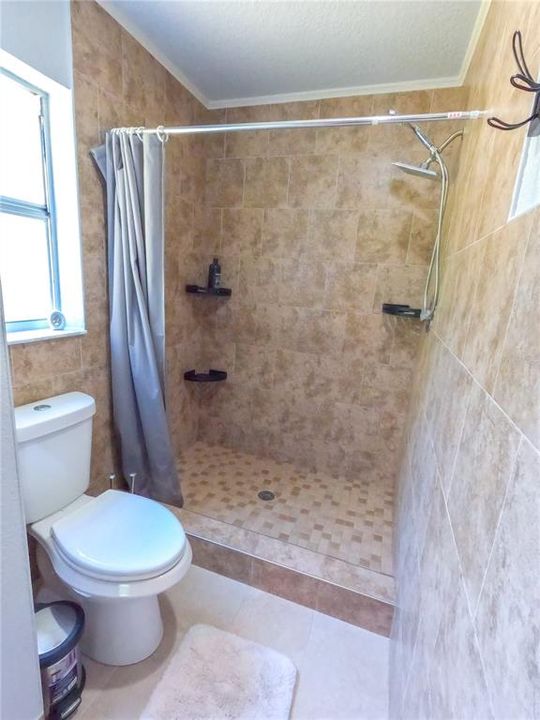 Active With Contract: $2,450 (3 beds, 2 baths, 1492 Square Feet)