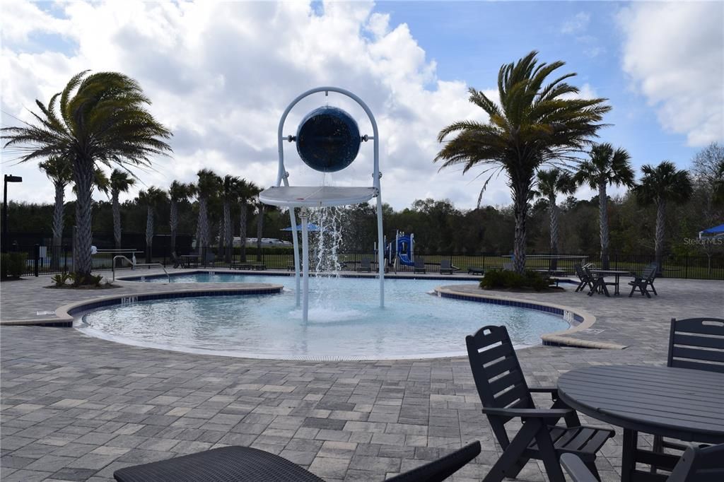 На продажу: $575,000 (5 спален, 3 ванн, 2374 Квадратных фут)