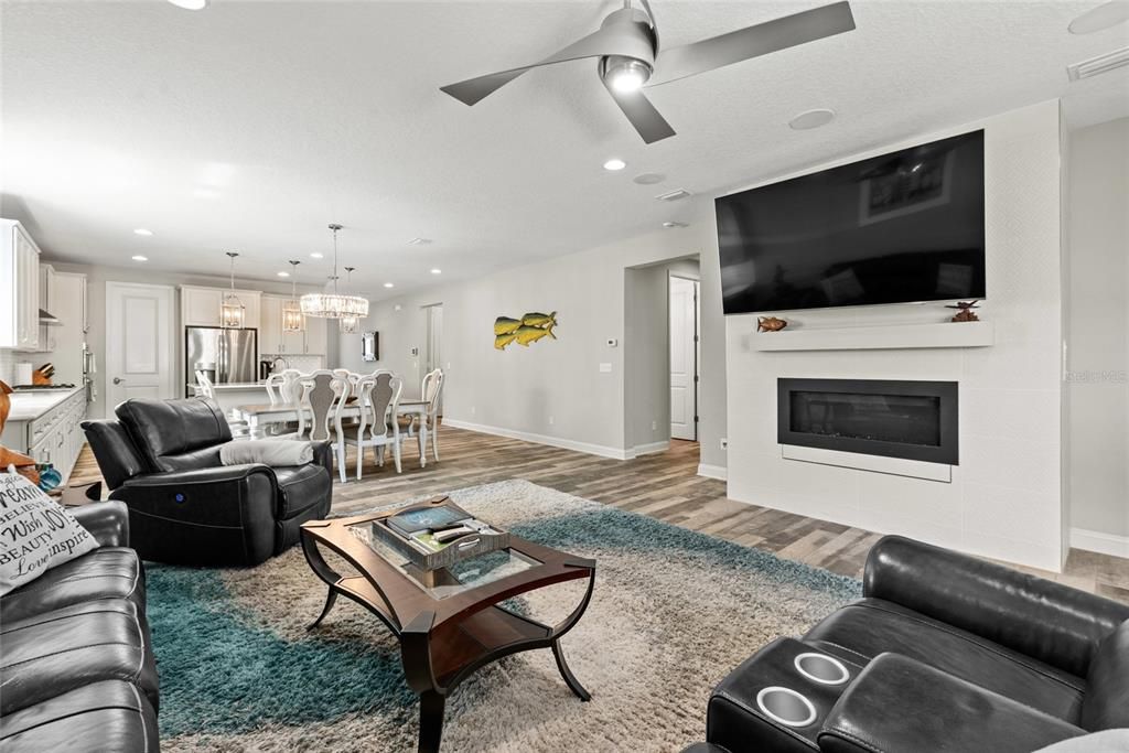 На продажу: $575,000 (5 спален, 3 ванн, 2374 Квадратных фут)