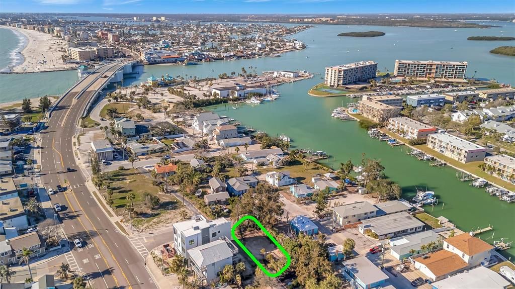 待售: $425,000 (0.09 acres)