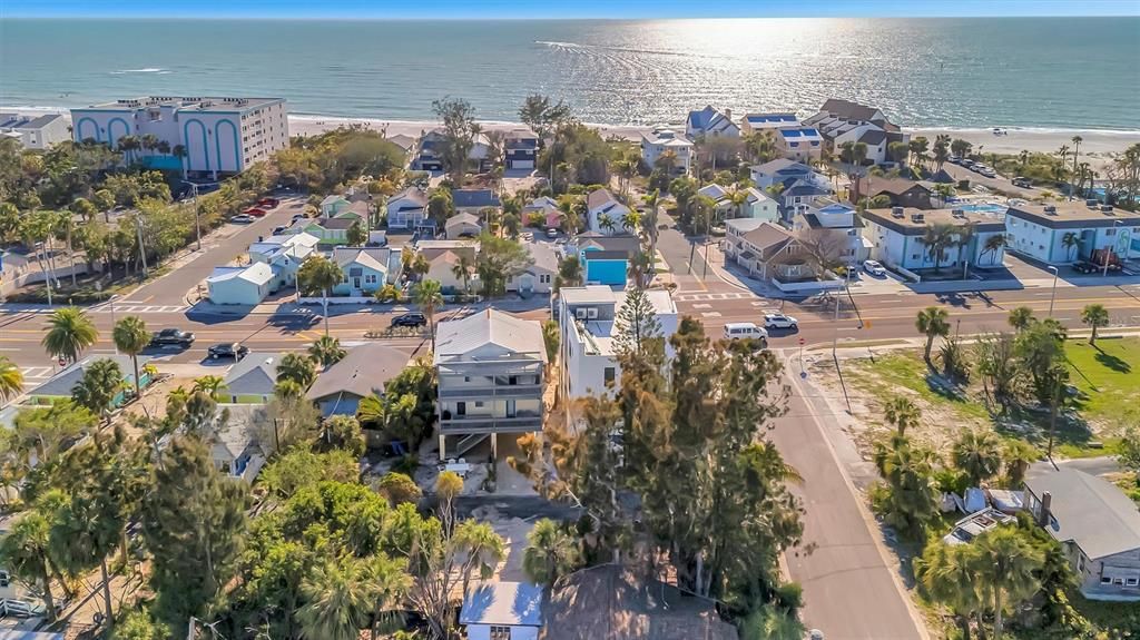 待售: $425,000 (0.09 acres)