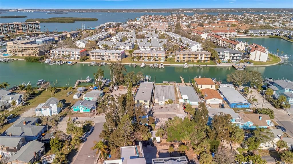 待售: $425,000 (0.09 acres)